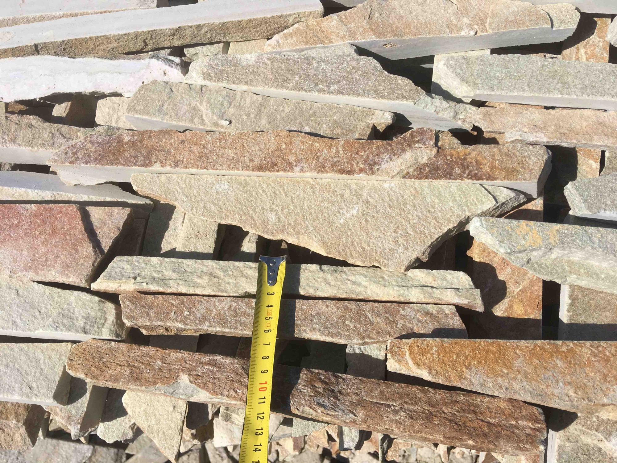 Горбушка златолит золотистый для облицовки купить в Тольятти