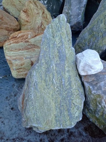 Златолит жёлтый, жёлто-зелёный глыбки и валуны для ланшафтного дизайна купить в Тольятти