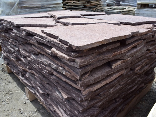 Плитняк лемезит бордовый для облицовки цоколя 20-25 мм  купить в Тольятти