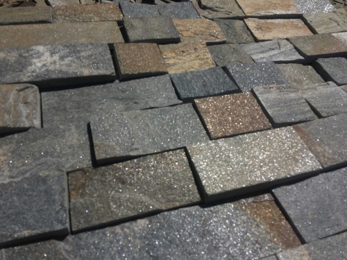 Плитка пилёная златолит Уральский для цоколя, отмостки купить в Тольятти