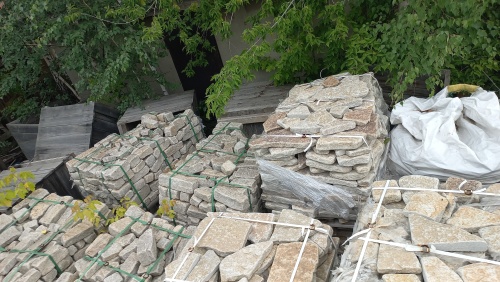 Гранитный плитняк галтованный для мощения купить в Тольятти