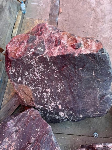 Камни для ландшафтного дизайна красно-фиолетовые 10-60 килограмм купить в Тольятти