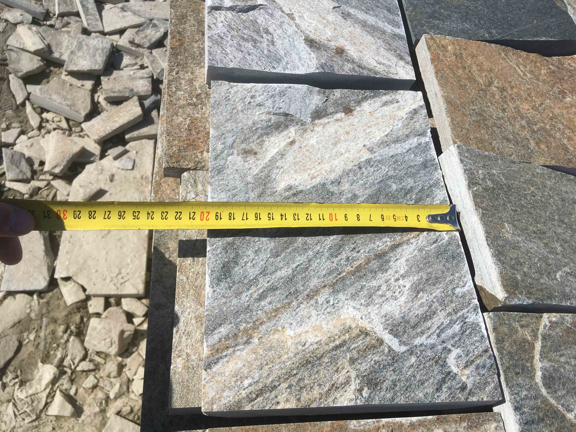 Плитка пилёная златолит Уральский для цоколя, отмостки купить в Тольятти