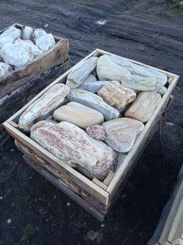 Златолит жёлтый, жёлто-зелёный глыбки и валуны для ланшафтного дизайна купить в Тольятти