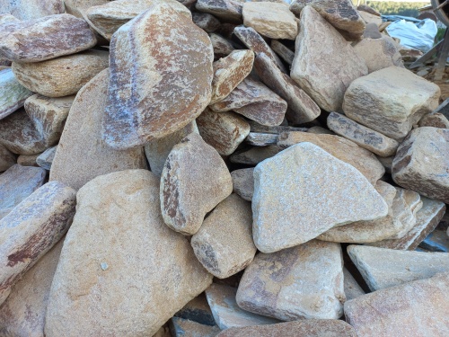 Златолит жёлтый, жёлто-зелёный глыбки и валуны для ланшафтного дизайна купить в Тольятти