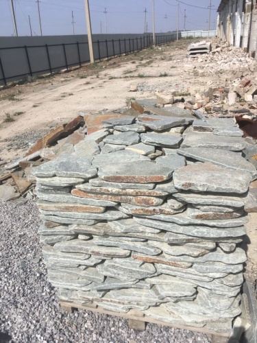 Златолит серебристый галтованный для лестниц купить в Тольятти