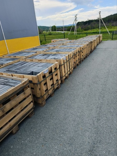 чёрная плитка каменная